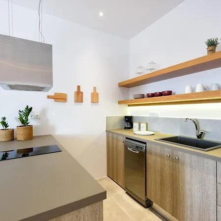 Story 1 ❤ Apartment